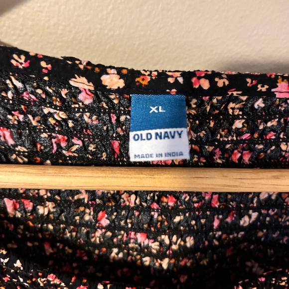 Old Navy smocked floral peplum blouse, size XL - Picture 3 of 4